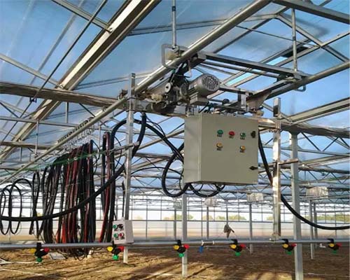 溫室噴灌機(jī)如何提高增溫保濕措施？